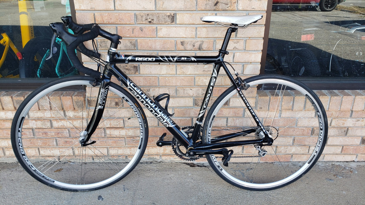 2004 Cannondale R600 M/L Gloss Black (USED)