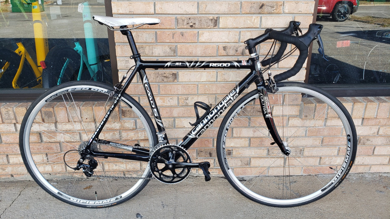 2004 Cannondale R600 M/L Gloss Black (USED)