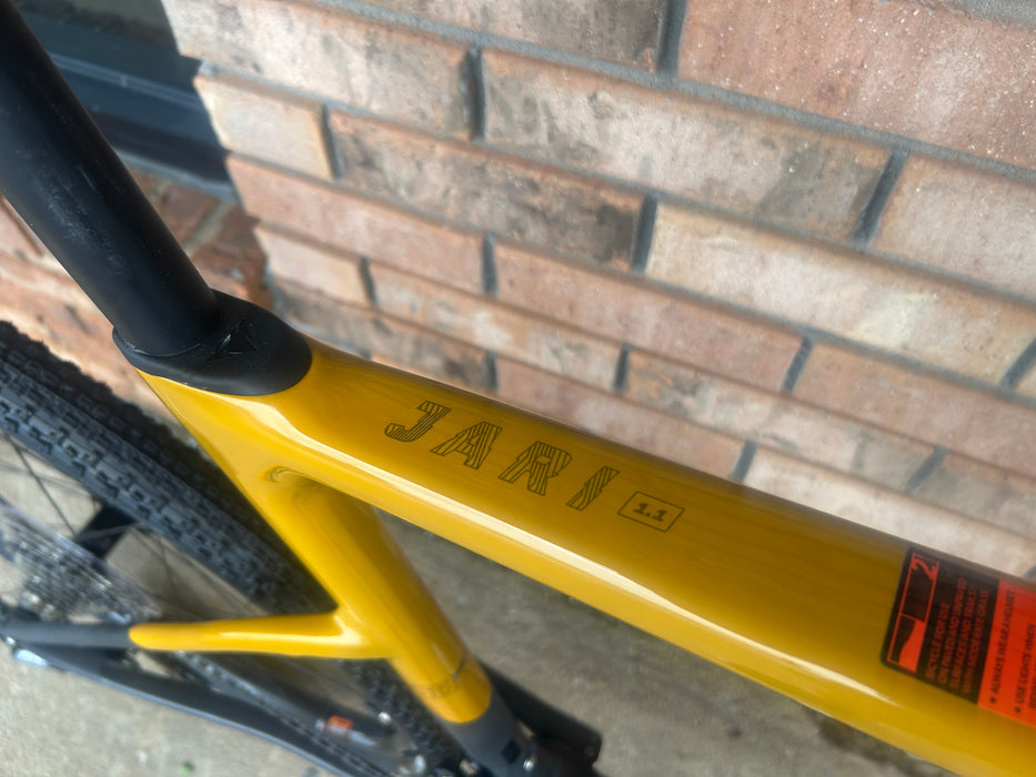 Fuji Jari Carbon 1.1 GRX RX820 2 x 12 sp Gravel Bike